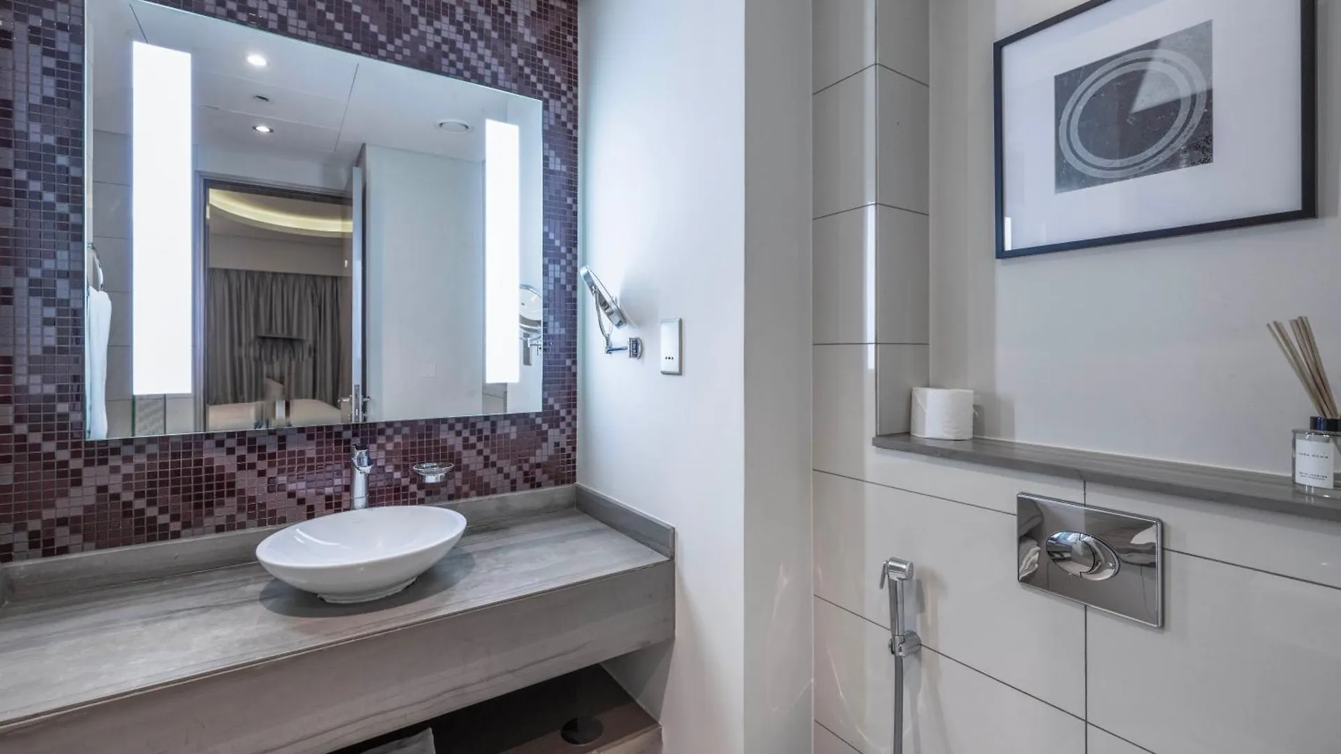 Paramount Towers - Elegant Home Dubai Apartment