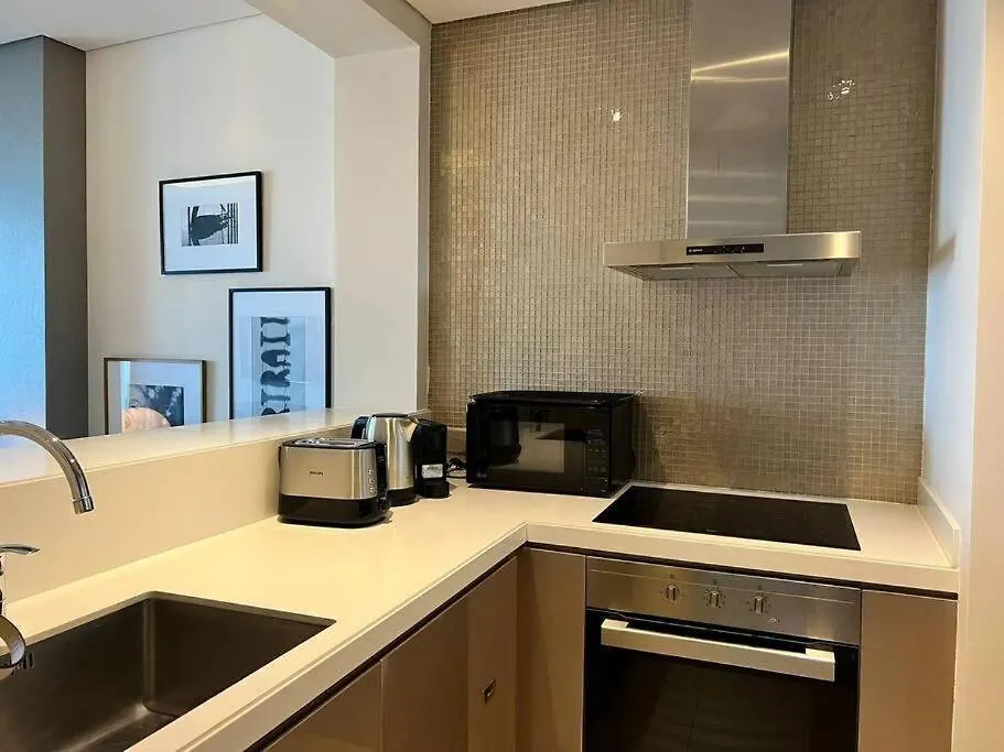 Paramount Towers - Elegant Home Dubai